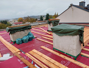 Zateplení stropu rodinného domu pomocí foukané izolace